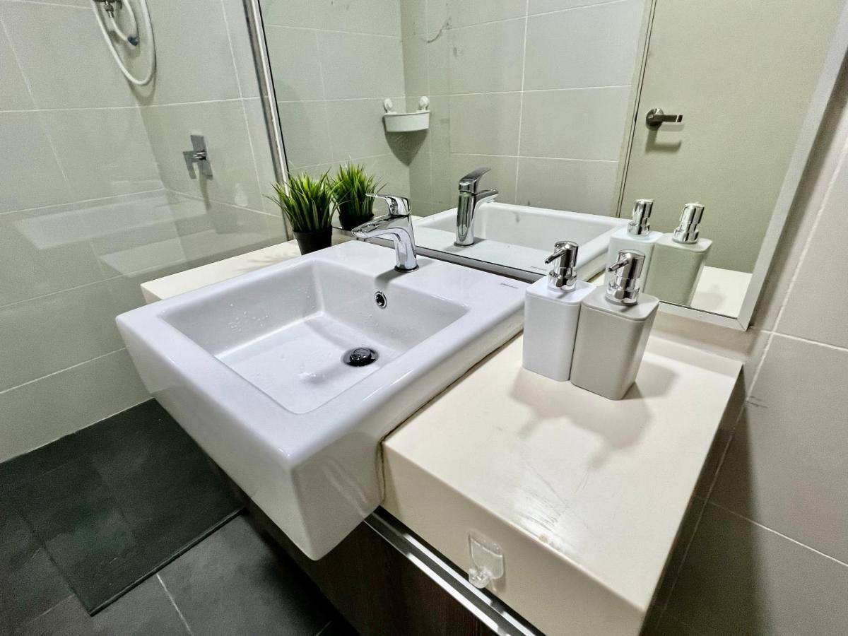 Royale Cottage Midvalley Netflix Pools 4 Pax Johor Bahru Bagian luar foto