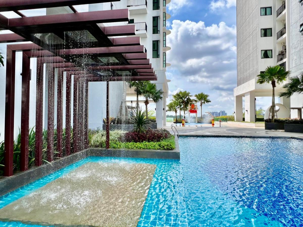 Royale Cottage Midvalley Netflix Pools 4 Pax Johor Bahru Bagian luar foto
