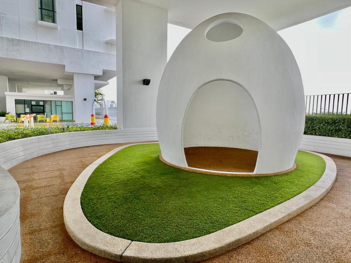 Royale Cottage Midvalley Netflix Pools 4 Pax Johor Bahru Bagian luar foto