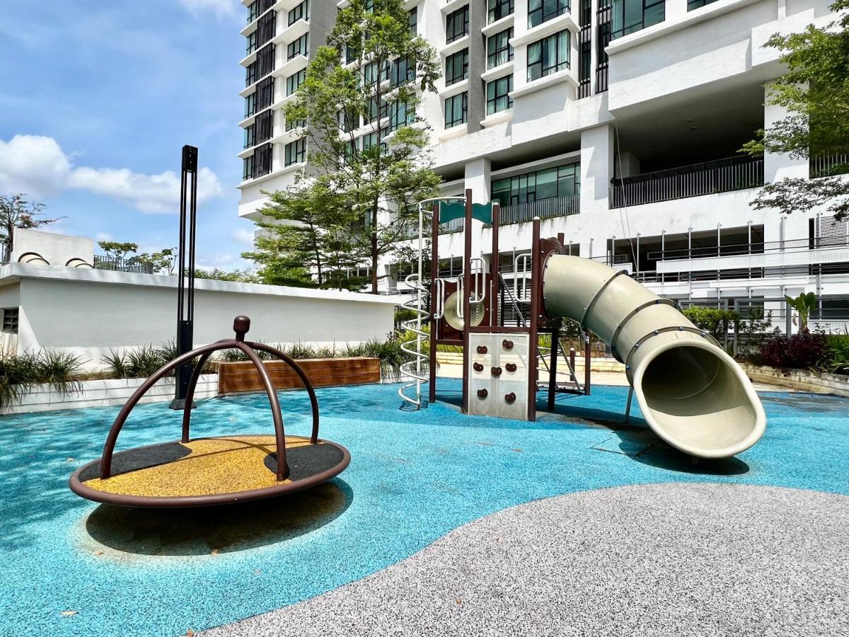 Royale Cottage Midvalley Netflix Pools 4 Pax Johor Bahru Bagian luar foto