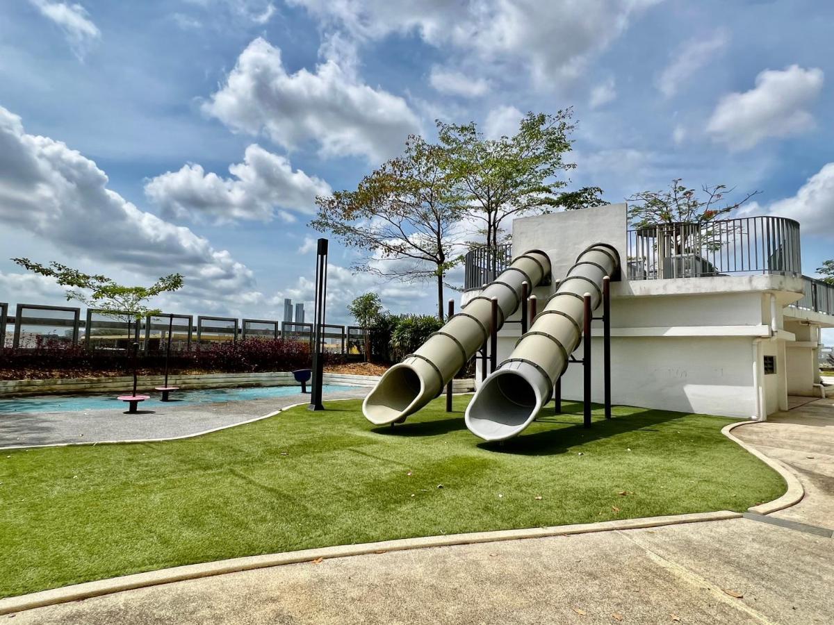 Royale Cottage Midvalley Netflix Pools 4 Pax Johor Bahru Bagian luar foto